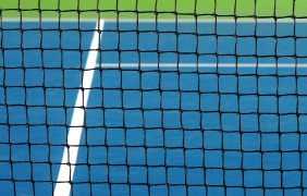 Nahaufnahme eines Tennisnetzes