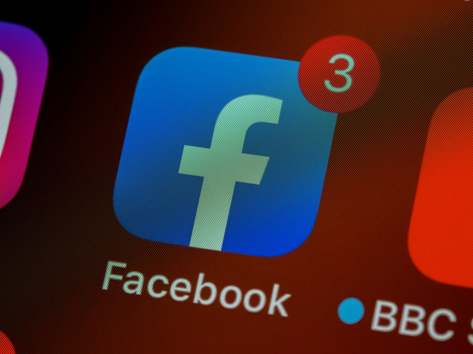 Facebook-Icon auf einem Smartphone-Display