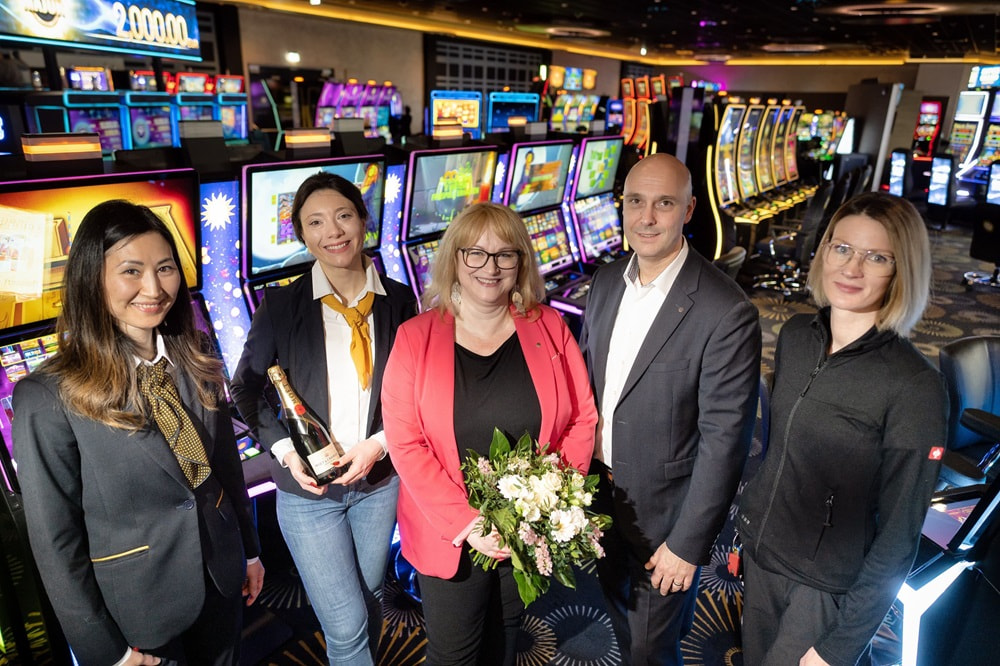 Offizielles Pressefoto der Eröffnung der Spielbank in Monheim