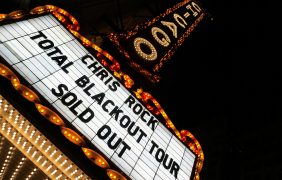 Werbetafel für Chris Rock Show