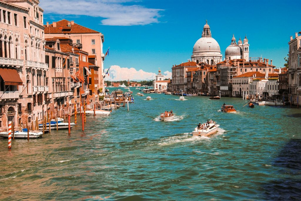 Aufnahme eines Kanals in Venedig, Italien.