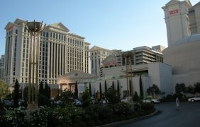 Außenaufnahme des Caesars Palace.