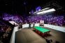 Aufnahme des Crucible Theatre beim Finale der Cazoo Snooker World Championship 2024.