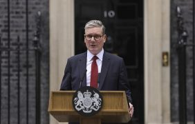 Keir Starmer bei seiner ersten Rede als Premierminister Großbritanniens