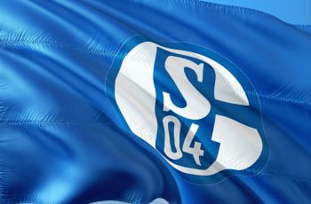 Schalke 04 sucht nach Trikotsponsor: Könnten Betway oder Tipico auf die Brust kommen?