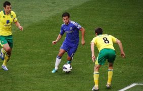 Szene eines Fußballspiels in der englischen Premier League