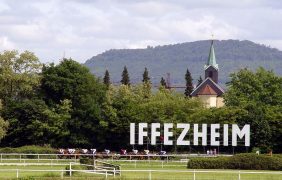 Pferderennbahn in Iffezheim