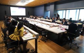 Offizielles Meeting im thailändischen Parlamentsgebäude