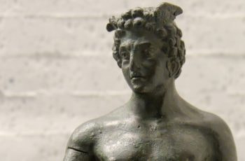 Novomatic-Gründer Johann Graf ehrt Paul Gauselmann mit Merkur-Skulptur