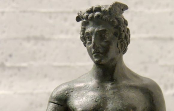 Foto einer Skulptur des römischen Gottes Merkur