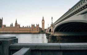 Der Big Ben und die Westminster Bridge in London