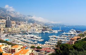 Hafen von Monte-Carlo von oben fotografiert.