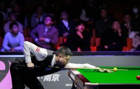 Aufnahme von Ding Junhui bei der Snooker International Championship.