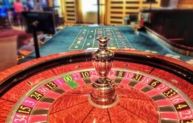 Amerikanischer Roulettekessel von oben fotografiert.