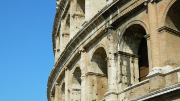 Glücksspielriese Flutter erwägt Gebot für Italiens älteste Lotterielizenz