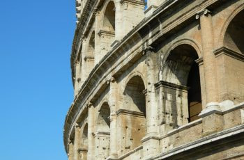 Glücksspielriese Flutter erwägt Gebot für Italiens älteste Lotterielizenz