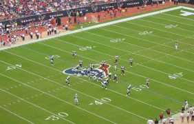 Spielfeld in einem Football-Stadion
