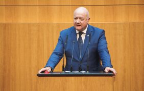 Nationalratsabgeordneter Christian Stocker (ÖVP) am Rednerpult