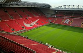 Anfield, Stadion des FC Liverpool, von innen.