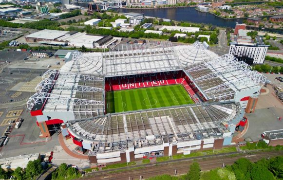 Blick auf das Old Trafford in Manchester, England.