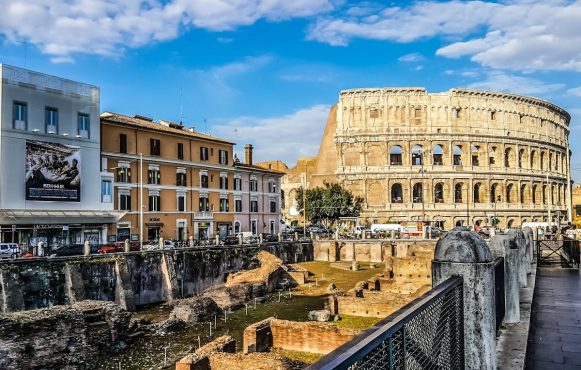 Blick auf das Kolosseum in Rom.