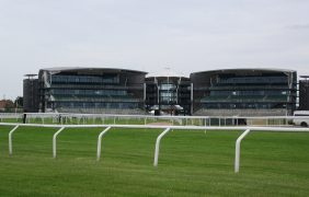 Foto der Rennbahn auf dem Aintree Racecourse