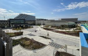 Das Great Canadian Casino Resort von außen.