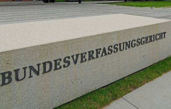 Ausschnitt einer Außenaufnahme des Bundesverfassungsgerichts