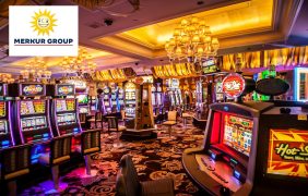 Casino von innen mit Logo der Merkur-Group