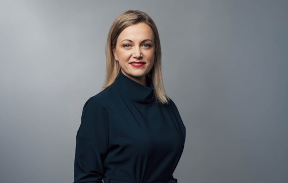 Offizielles Pressefoto von Monica Racek