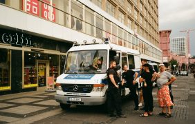 Deutsche Polizisten im Einsatz in Berlin.