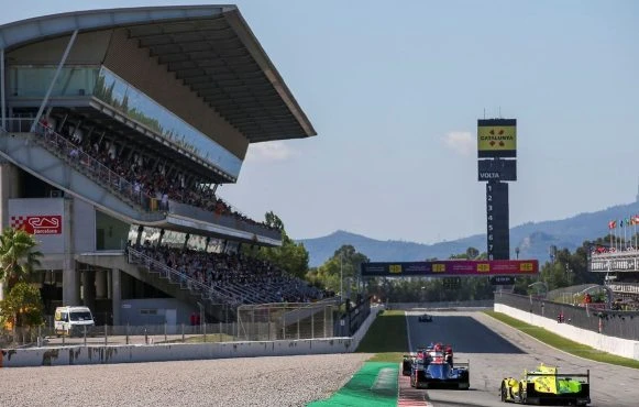 Aufnahme des Circuit de Catalunya in Barcelona, Spanien.