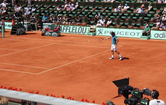 Foto eines Tennisstadions bei den French Open in Paris